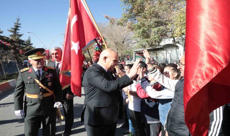 Ağrıda Cumhuriyet Bayramı törenle kutlandı