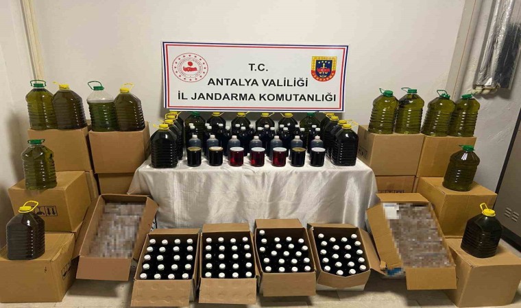 Antalyada yüzlerce litre sahte zeytinyağı ve nar ekşisi ele geçirildi