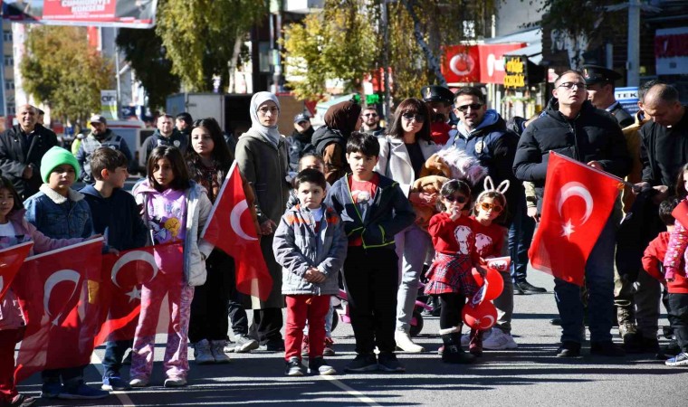 Ardahanda Cumhuriyetin 101. yaşı coşkuyla kutlandı