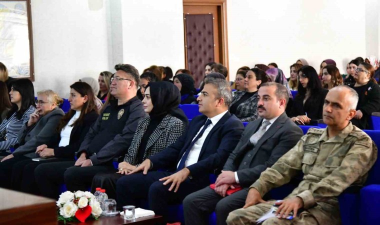 Ardahanda En İyi Narkotik Polisi Anne Semineri