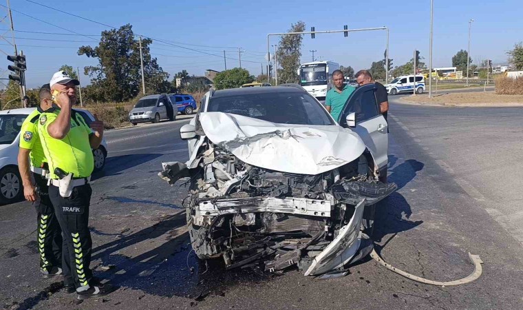 Arızalanan trafik ışıkları kazaya sebep oldu: 5i çocuk, 9 yaralı