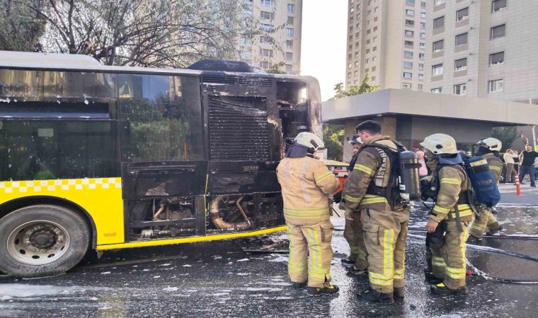 Ataşehirde İETT otobüsü alev alev yandı, faciadan dönüldü