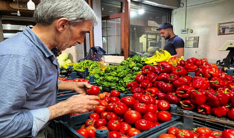 Atatürkü gören esnaf, oğlu ve torunu ile mesleğini sürdürüyor