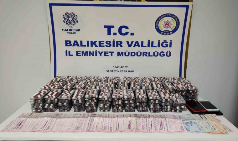 Ayvalıkta zehir tacirlerine darbe: 4 kişi tutuklandı