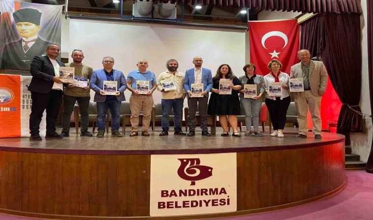 Bandırma Tarih Kulübü Dergisinin tanıtım ve imza etkinliği yoğun ilgi gördü