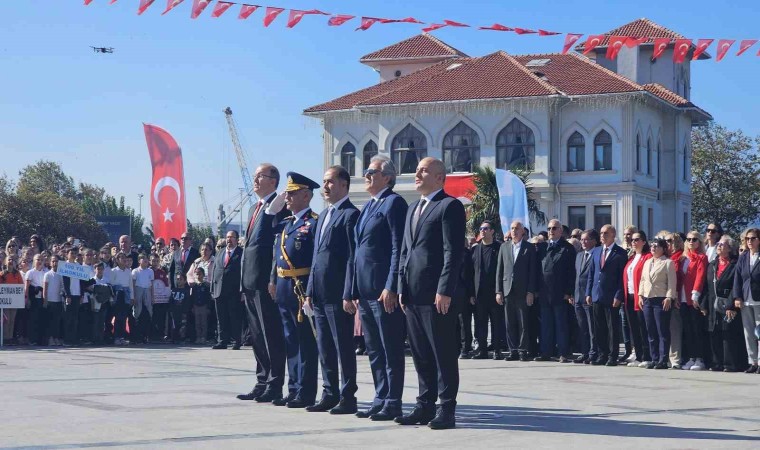 Bandırmada 29 Ekim Cumhuriyet Bayramı coşkusu