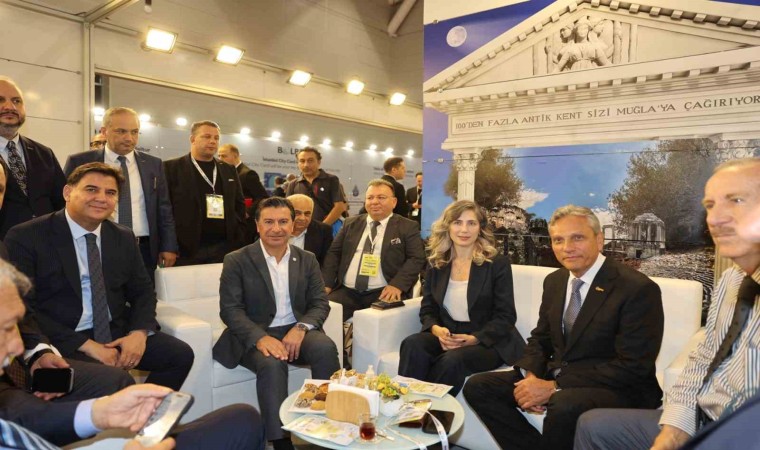 Başkan Aras İstanbul Turizm Fuarına katıldı