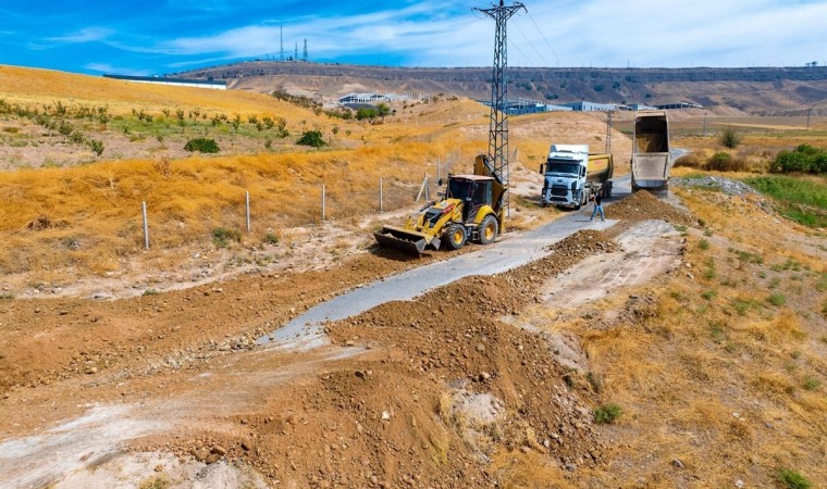 Batmanda dar yollar genişletiliyor