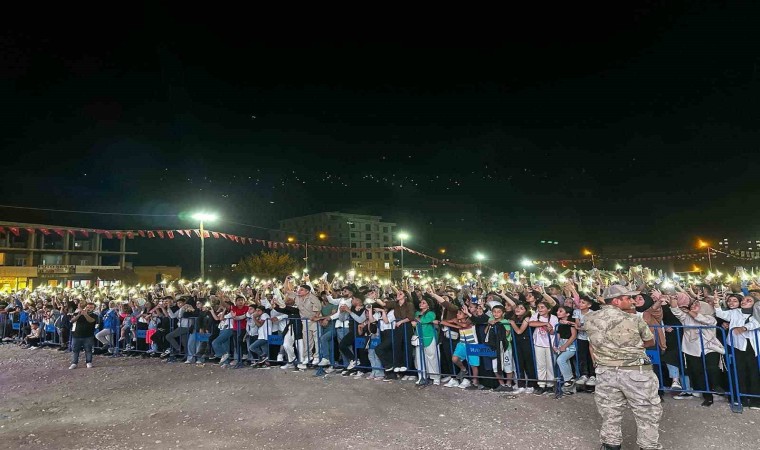 Batmanda festival on binlerin katıldığı konserle sona erdi