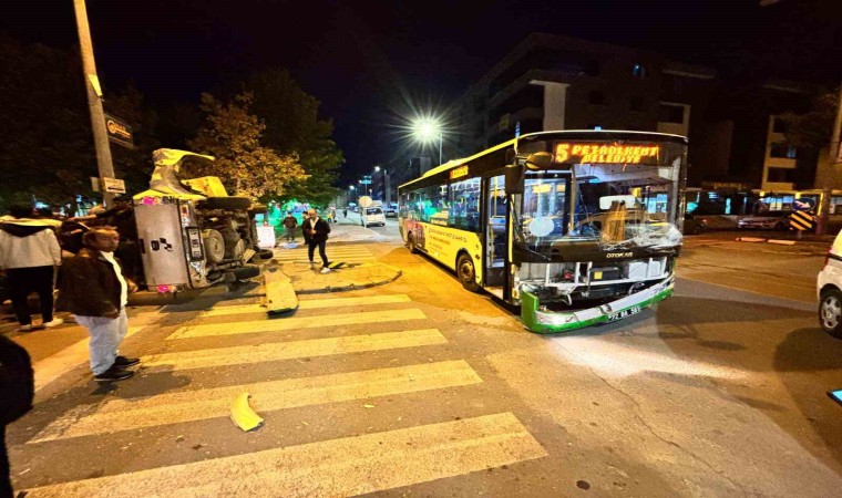 Batmanda yolcu otobüsü ile pikap çarpıştı: 6 yaralı