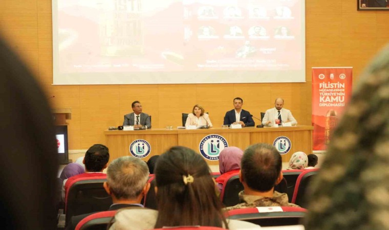 Bayburtta Filistin Mücadelesinde Türkiyenin Kamu Diplomasisi konulu panel düzenledi