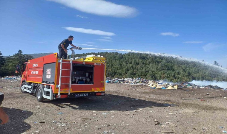 Beyşehirde çöp toplama merkezinde çıkan yangın söndürüldü