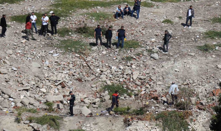 Boş arazide insan kemikleri bulundu