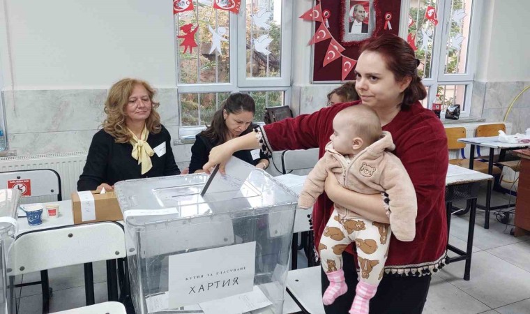 Bulgaristanda 7nci kez erken seçim yapılıyor: Tekirdağda çifte vatandaşlar oy kullandı