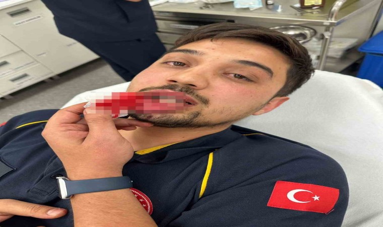 Bursada ambulans şoförü darp edildi