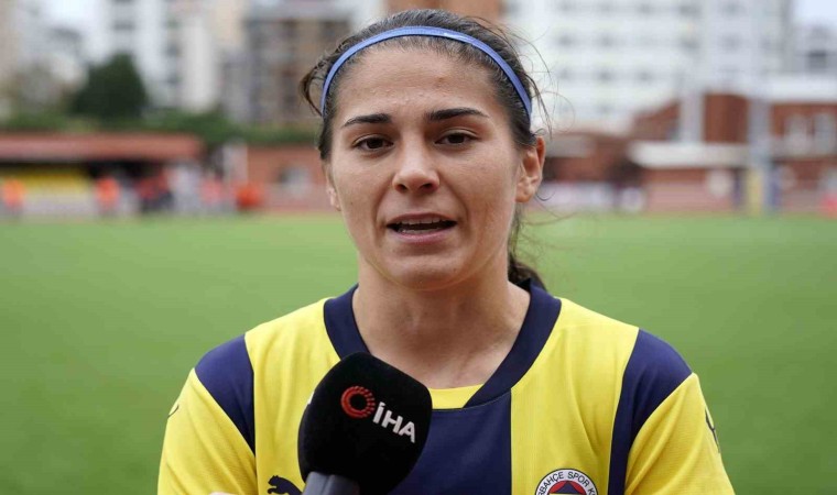 Busem Şeker: Fenerbahçelilerin bayramı kutlu olsun