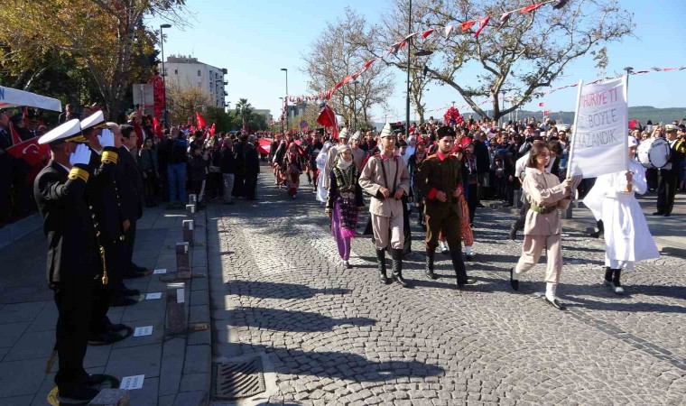 Çanakkalede 29 Ekim coşkuyla kutlandı