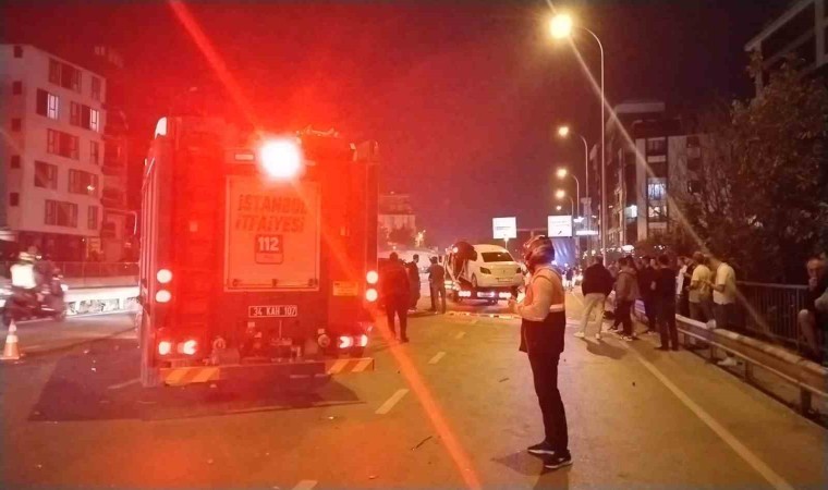 Çekmeköyde 3 araç zincirleme kaza: 3 kişi yaralandı