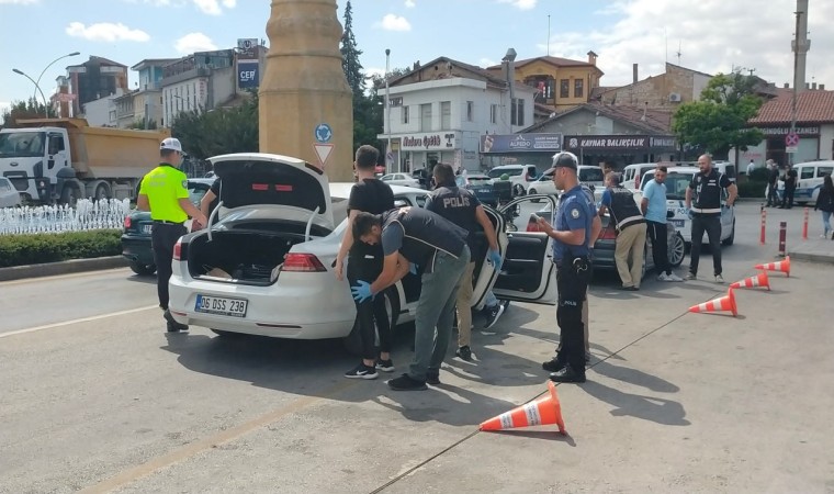 Çorumda polis ekiplerinin şok uygulamaları sürüyor