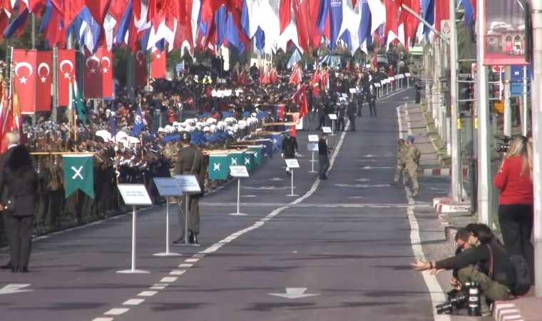 Cumhuriyet Bayramının 101inci yılı Vatan Caddesinde coşkuyla kutlandı