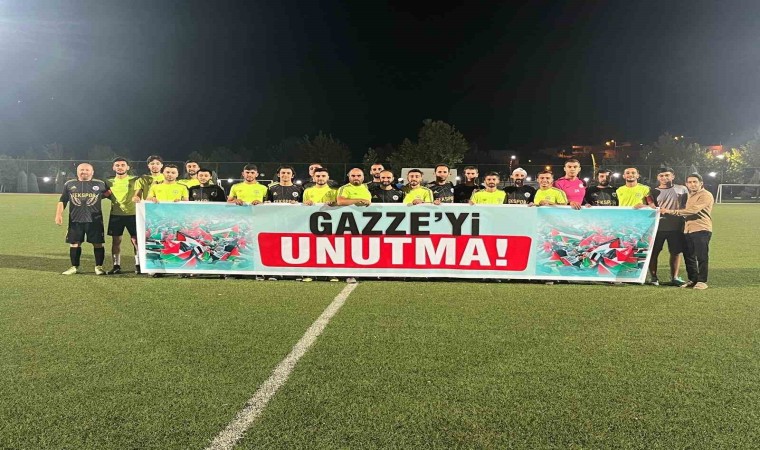 Diyarbakırda futbol turnuvasında ‘Gazzeyi unutma pankartı açıldı