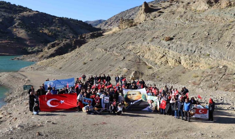 Doğa yürüyüşü ile Cumhuriyet coşkusunu yaşadılar