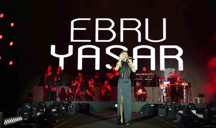 Ebru Yaşar Diyarbakırı salladı