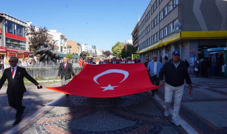 Edirnede emekli astsubaylardan görkemli kutlama