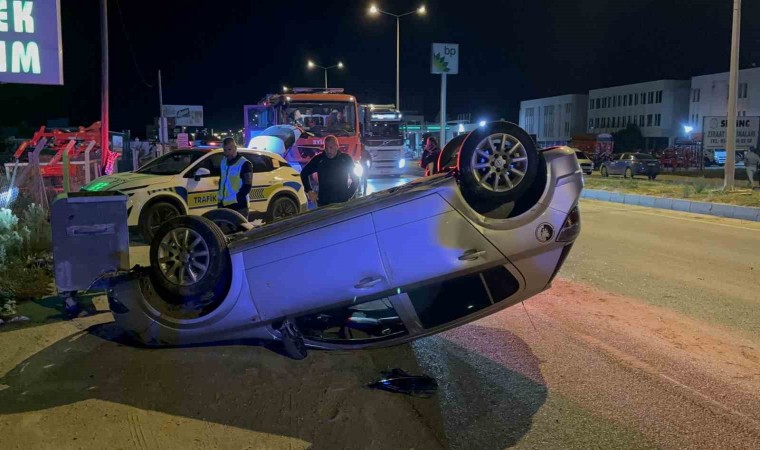 Edirnede kontrolden çıkan otomobil takla attı: 2 yaralı