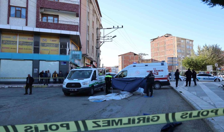 Elazığda beton pompa aracının çarptığı yaşlı adam hayatını kaybetti