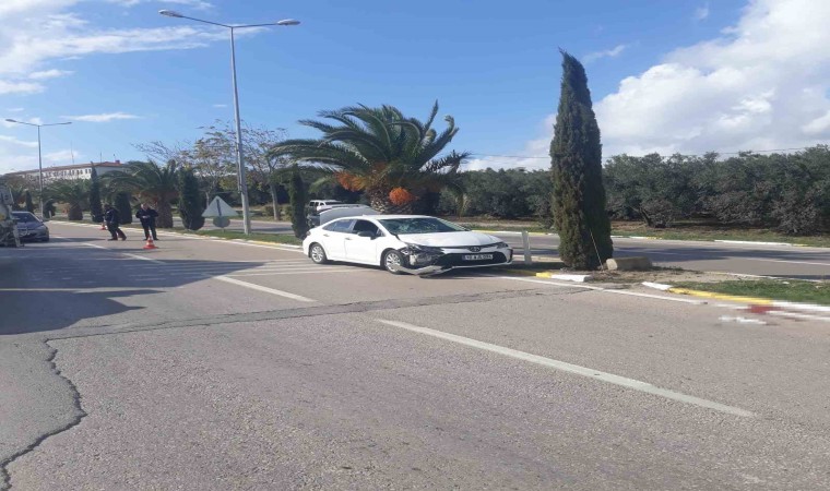 Erdekte otomobilin çarptığı motosiklet sürücüsü hayatını kaybetti