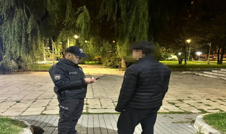 Erzincanda parklarda polis uygulaması