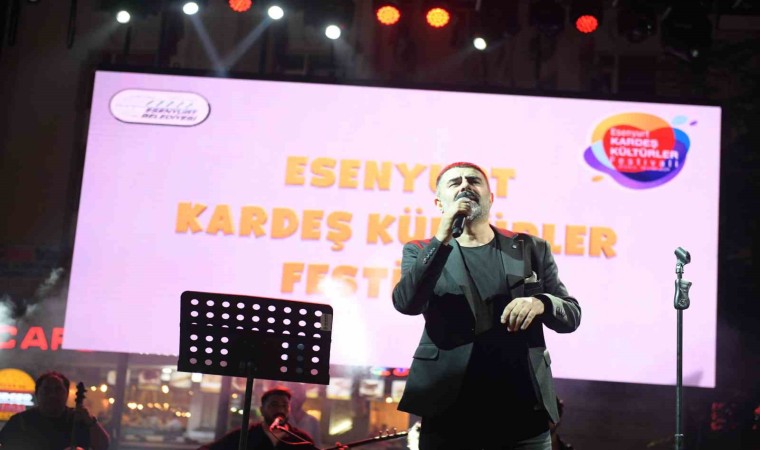 Esenyurt Kardeş Kültürler Festivalinde İç Anadolu türküleri seslendirildi