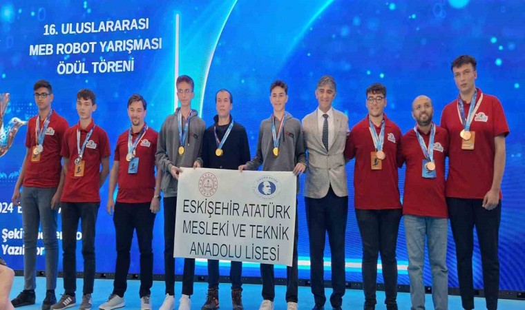 Eskişehirdeki lisede tasarlanan robot dünya birinciliğini getirdi