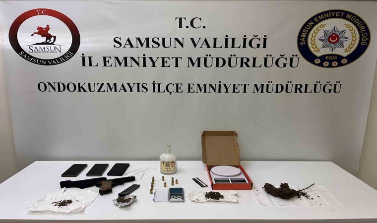 Evlerinde uyuşturucu ele geçirilen 2 kişi gözaltına alındı