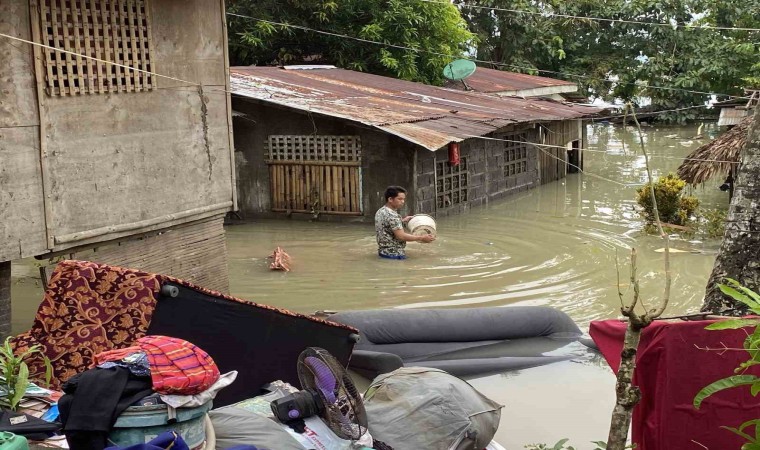 Filipinleri vuran tropik fırtınada can kaybı 145e yükseldi