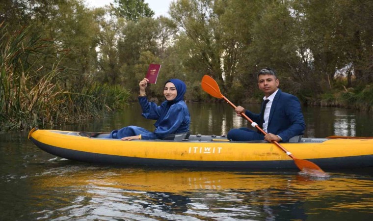 Genç çift, Zamantı Irmağında Evet dedi