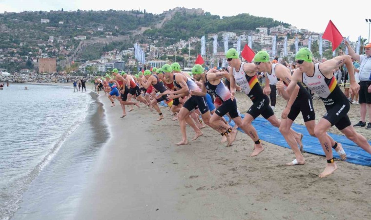 Halk Triatlonu 33. Alanya Uluslararası Triatlon Yarışmasıyla geri dönüyor