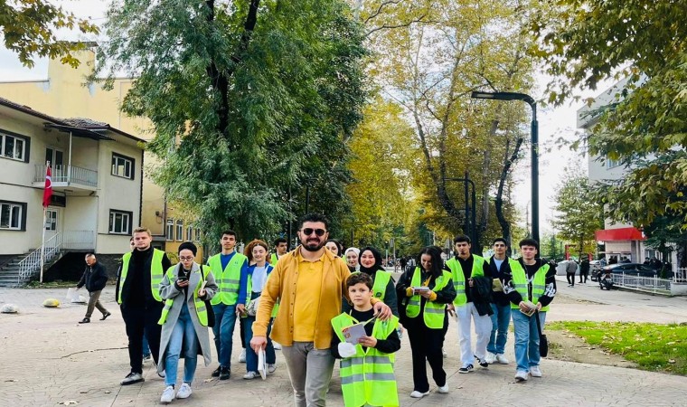 Hendek Meydanında kitap okuma etkinliği