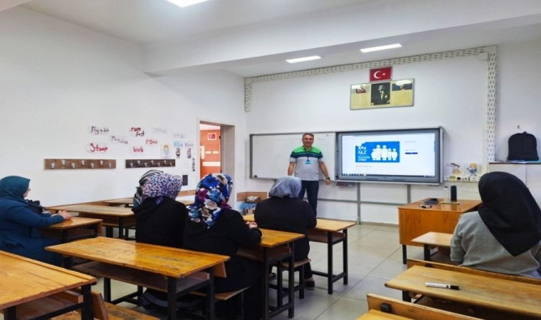 Hisarcıkta Aile Okulu veli eğitimi seminerleri