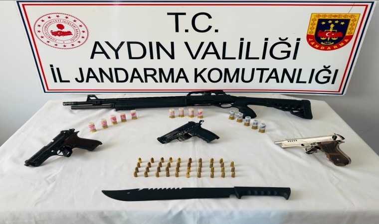 İncirliovada ruhsatsız silah ele geçirildi