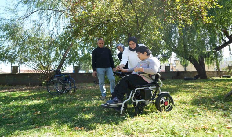 İyilik Ailesinden Muşlu Betüle akülü sandalye desteği