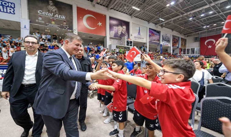 İzmir Büyükşehirden amatör spor kulüplerine 22 milyon liralık can suyu