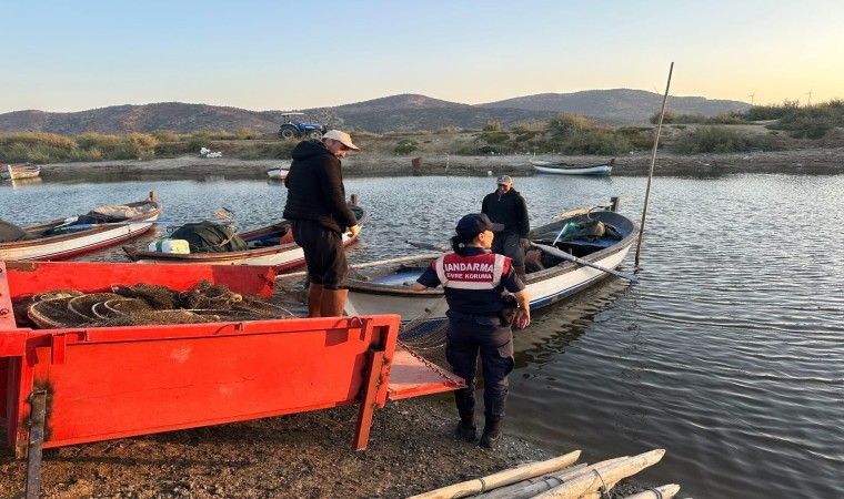 Jandarma ekipleri Bafa Gölünde yasadışı avcılığa geçit vermiyor