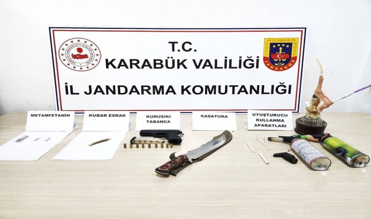 Jandarma uyuşturucu satıcılarına göz açtırmıyor