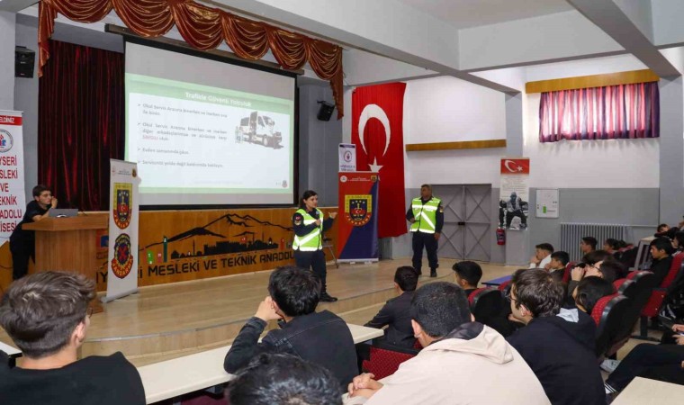 Jandarmadan öğrencilere Uygulamalı Trafik Güvenliği Eğitimi