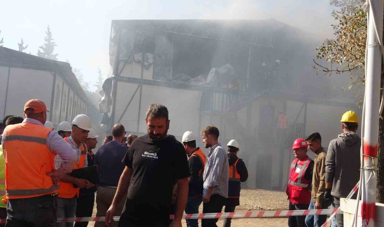 Kahramanmaraşta inşaat işçilerinin kaldığı konteynerde yangın