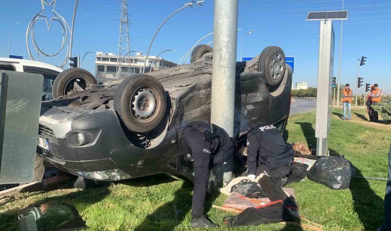 Karamanda hafif ticari araçlar çarpıştı: 3 yaralı