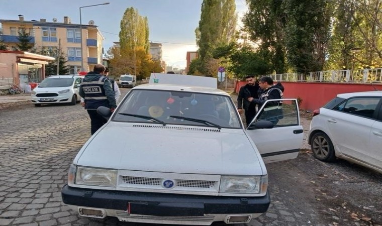 Karsta öğrenci yurtları önünde güvenlik uygulamaları artırıldı