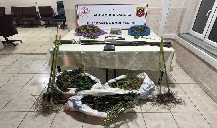 Kastamonuda 15 kilo esrar ele geçirildi: 3 tutuklama